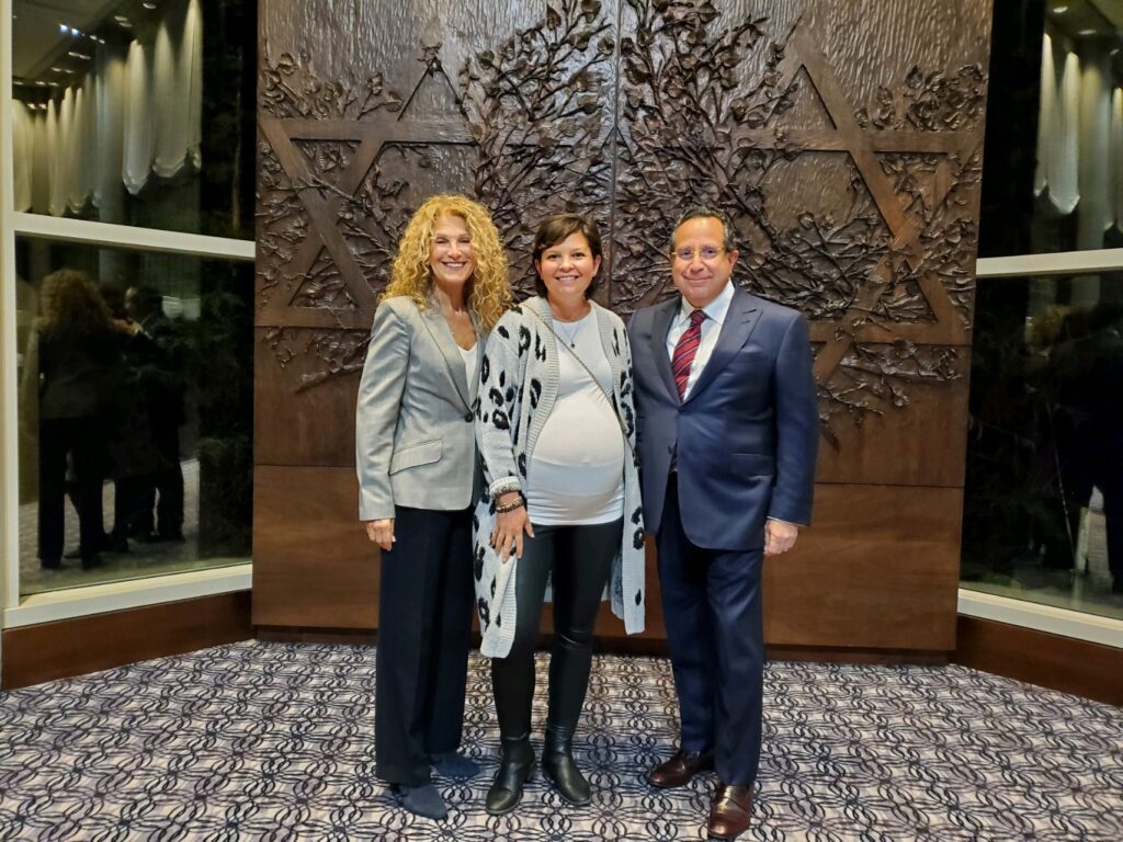 Mollie Sugarman, Jen and Dr. Feingold at Sharsheret event for Breast Cancer Awareness Month 2021